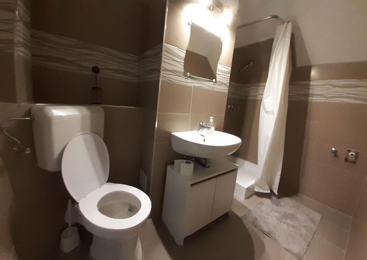 Peak Apartman เอ็กเกอร์ ภายนอก รูปภาพ
